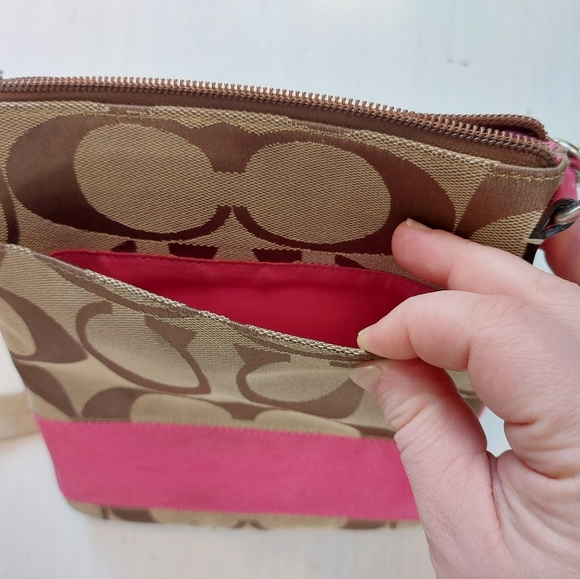 COACH crossbody hand bag - Picture 9 of 16